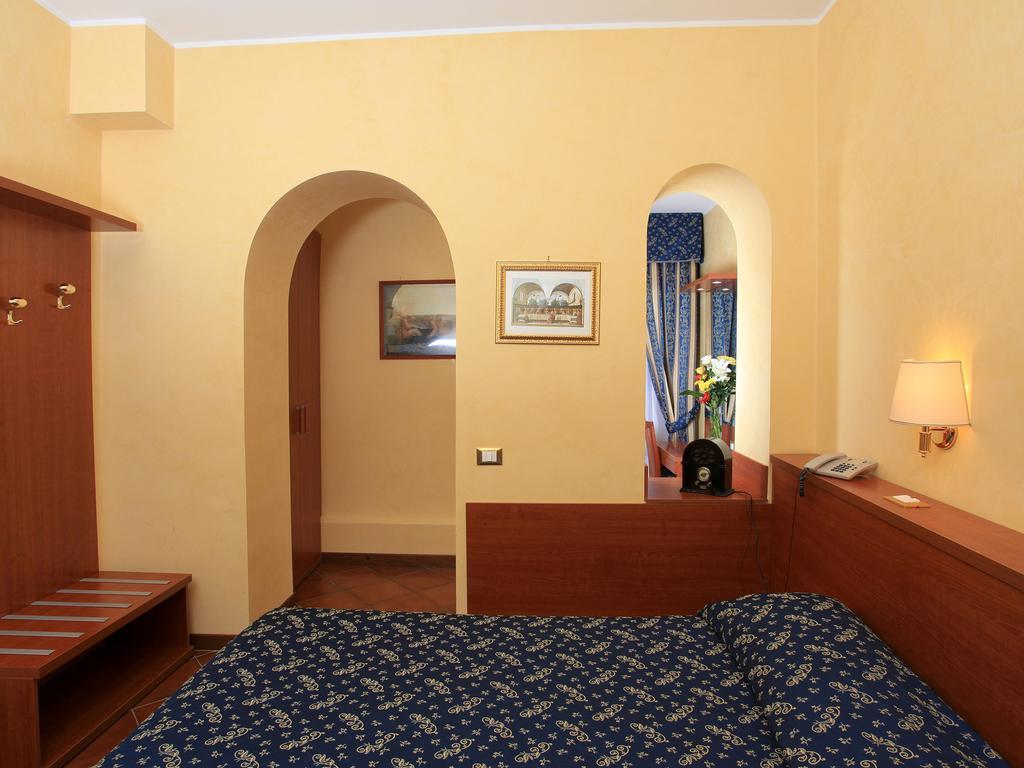 Casa Di Santa Francesca Romana A Ponte Rotto Номер фото